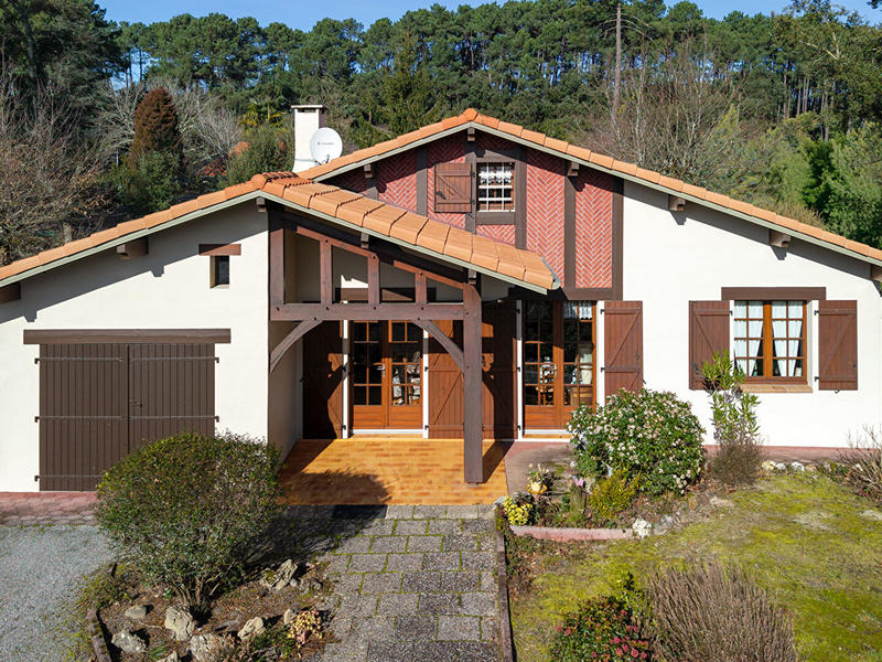 Maison - 96 m² - 4 pièces