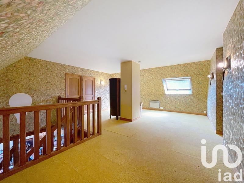 Maison - 239 m² - 10 pièces