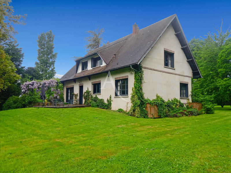 Maison - 228 m² - 8 pièces