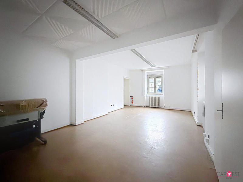 Maison - 220 m² - 8 pièces