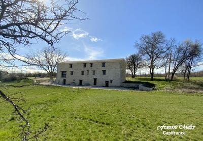 Mas - 268 m² - 12 pièces