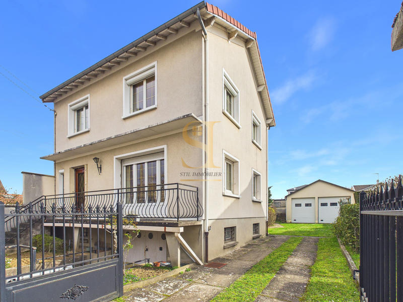 Maison - 121 m² - 6 pièces