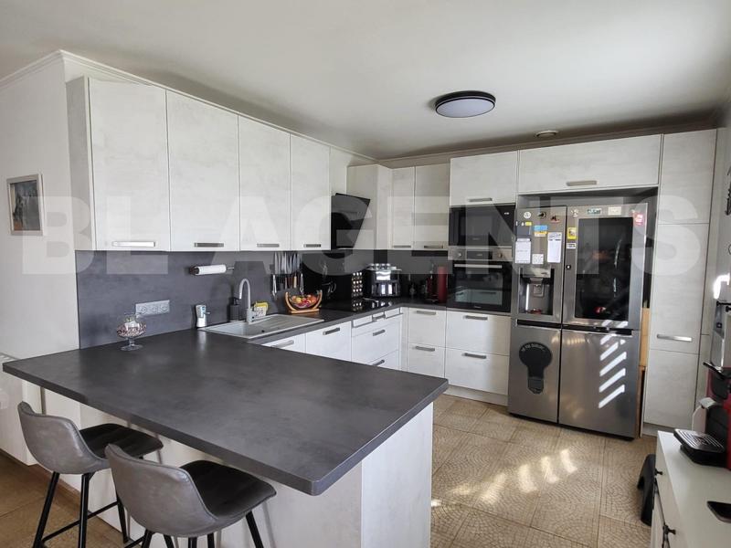 Maison traditionnelle - 130 m² - 7 pièces