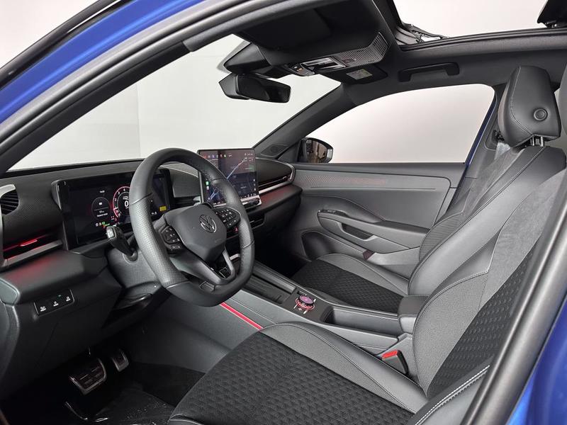 Volkswagen t-Roc Nouveau R-Line 1.5 E-Tsi 150ch Dsg T.O Semi Alcantara Chauff Carplay Keyless Camera