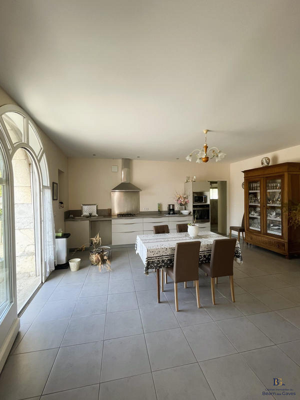 Maison - 161 m² - 5 pièces