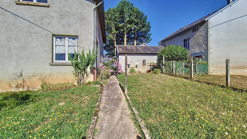 Maison traditionnelle - 127 m² - 7 pièces