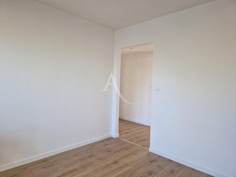 Bureau - 16 m² - 8 pièces