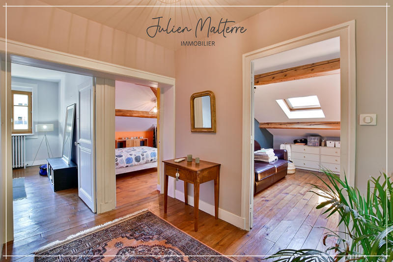 Maison bourgeoise - 211 m² - 8 pièces