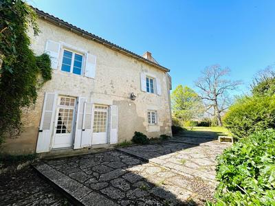 Demeure - 392 m² - 11 pièces