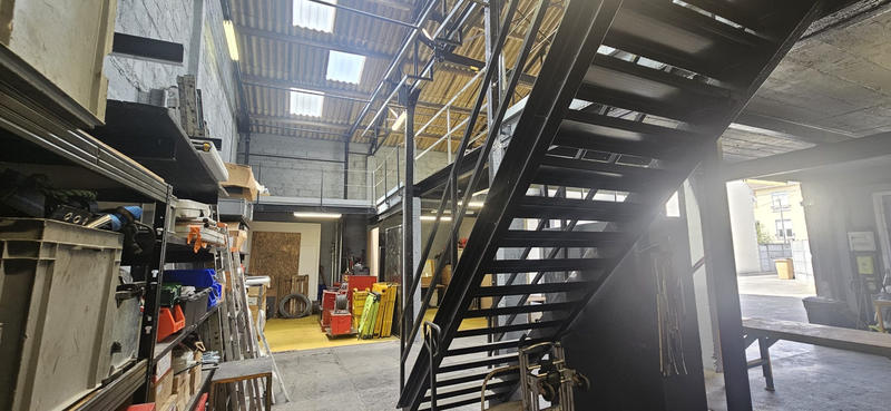 Local commercial - 317 m²