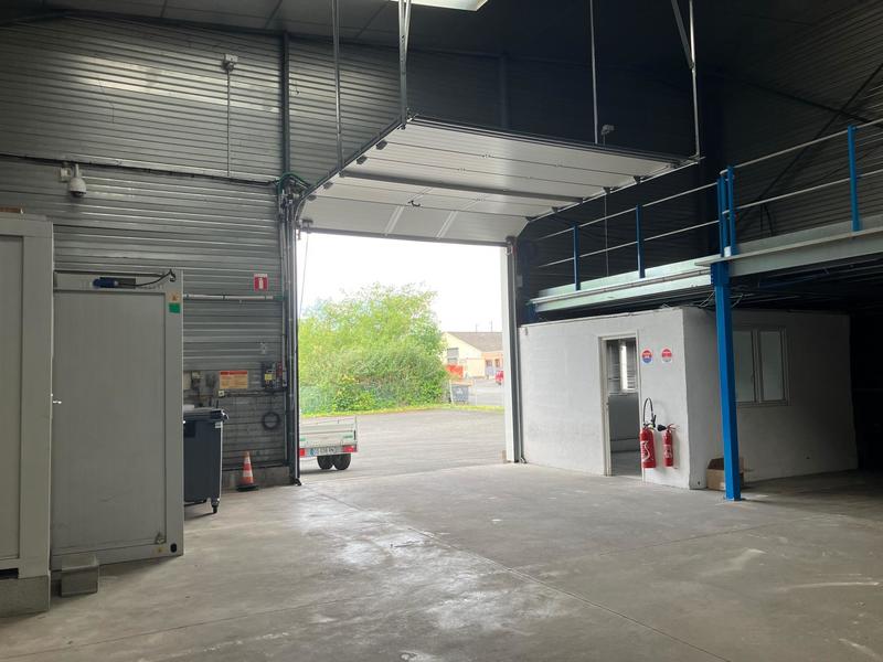 Local commercial - 1 000 m² - 1 pièce