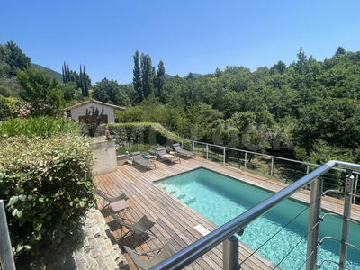 Maison - 190 m² - 7 pièces