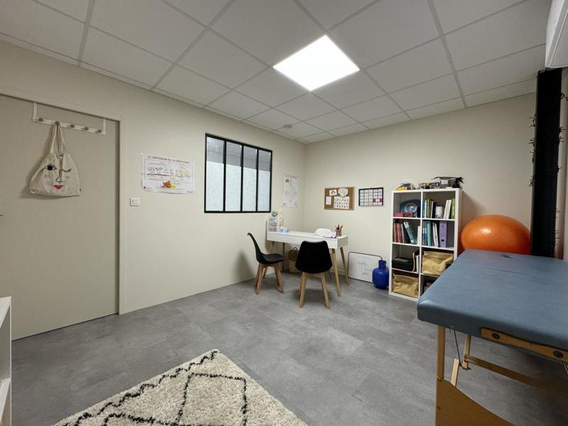 Bureau - 247 m² - 5 pièces