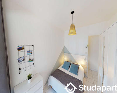 Chambre - 100 m² - 1 pièce