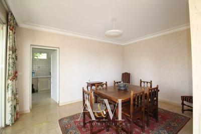 Villa - 216 m² - 6 pièces