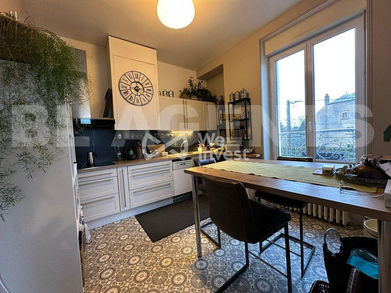 Maison - 247 m² - 10 pièces