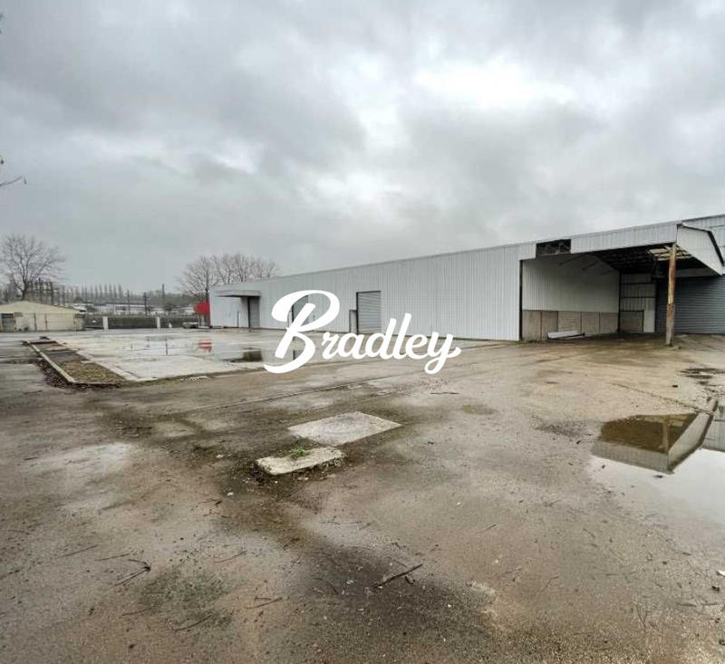 Entrepôt - 3 334 m²