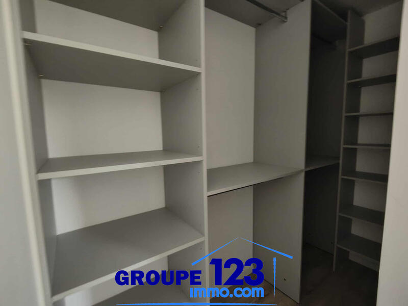 Maison - 253 m² - 7 pièces