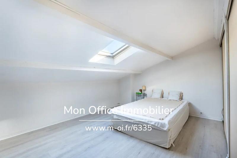 Maison - 180 m² - 7 pièces