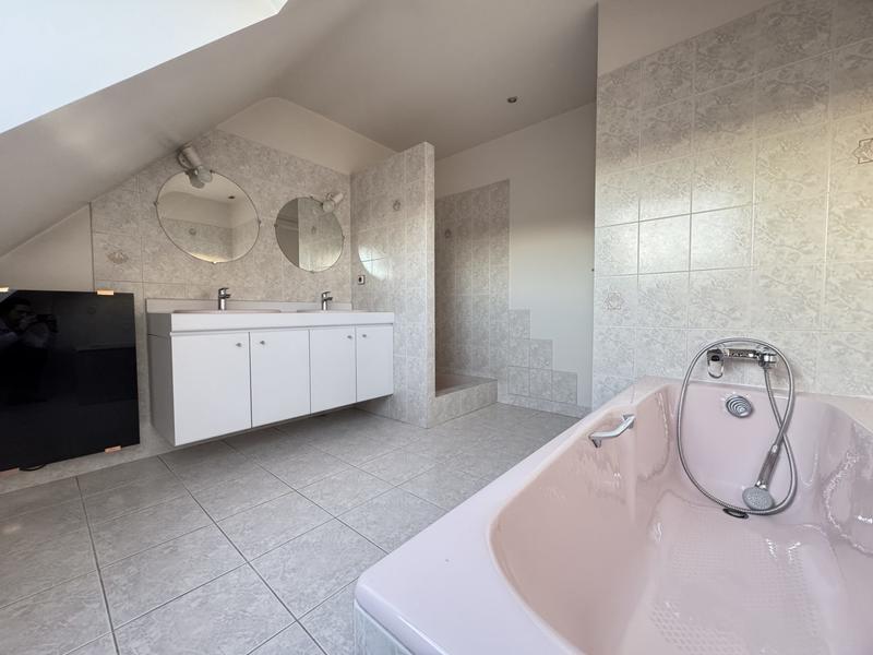 Maison - 145 m² - 6 pièces