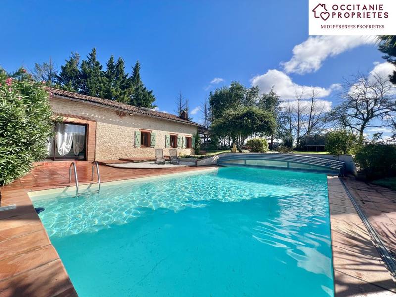 Propriété - 202 m² - 5 pièces