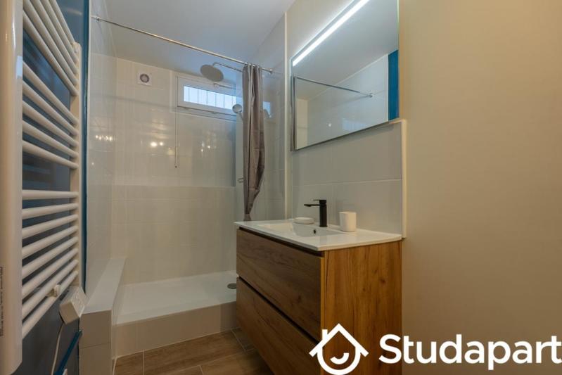 Chambre - 9 m² - 1 pièce