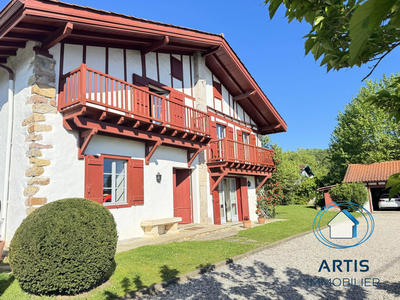 Maison - 296 m² - 6 pièces