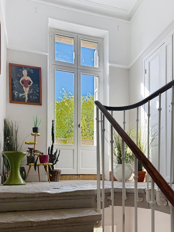 Propriété - 270 m² - 9 pièces