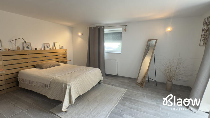 Maison - 300 m² - 11 pièces