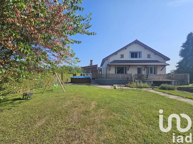 Maison de village - 271 m² - 9 pièces