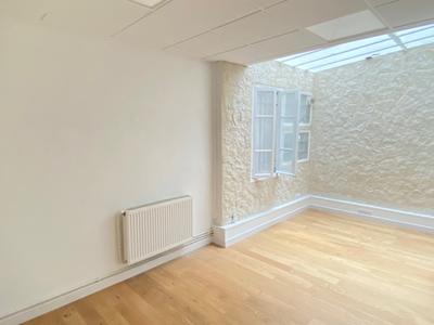 Appartement - 182 m² - 8 pièces