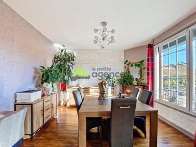 Maison - 98 m² - 5 pièces