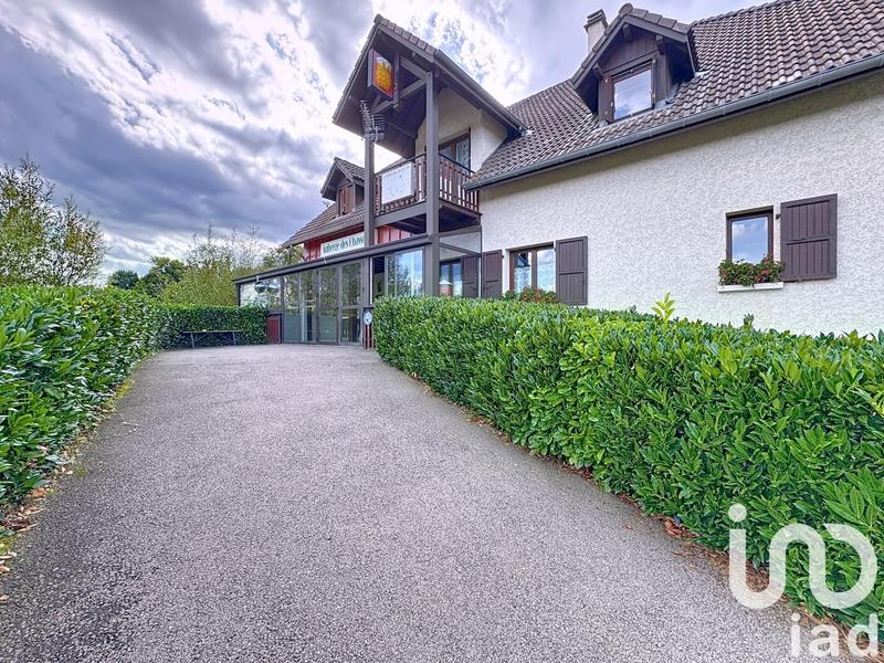 Maison - 275 m² - 8 pièces