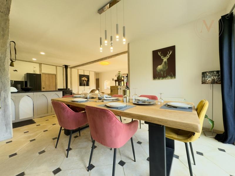 Haras - 250 m² - 6 pièces