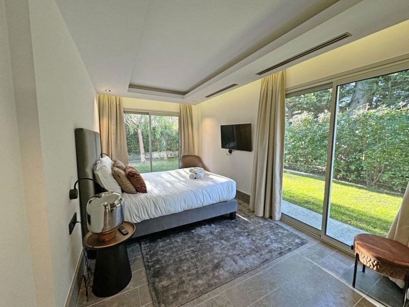 Maison - 220 m² - 6 pièces