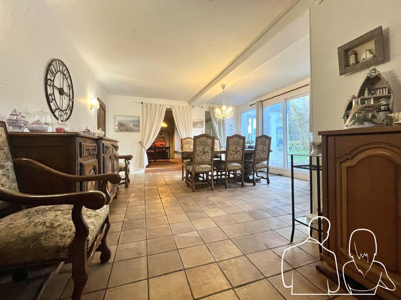 Maison ancienne - 263 m² - 11 pièces