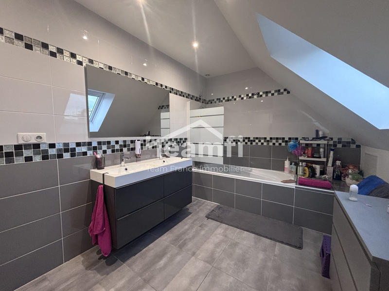 Maison contemporaine - 176 m² - 6 pièces