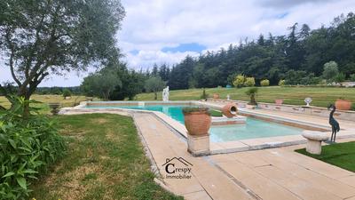 Maison - 510 m² - 10 pièces