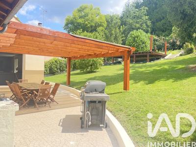 Maison - 240 m² - 7 pièces