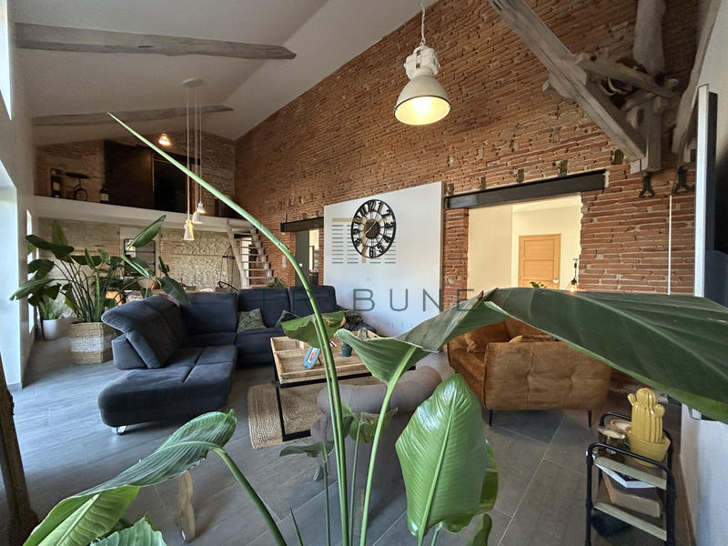 Maison - 262 m² - 9 pièces