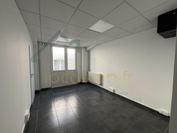 Local commercial - 17 m² - 1 pièce