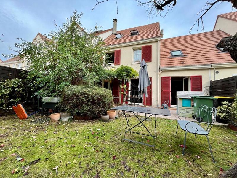 Maison - 177 m² - 7 pièces