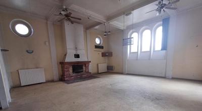 Bastide - 1 706 m² - 50 pièces