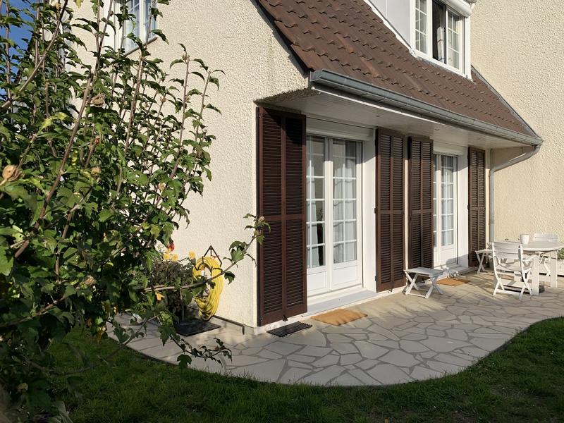 Maison - 99 m² - 5 pièces