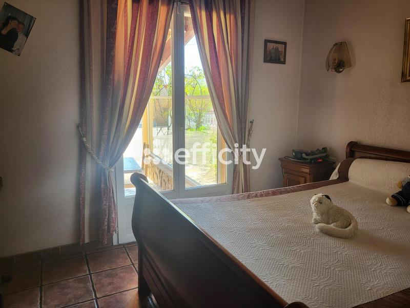 Maison - 165 m² - 8 pièces