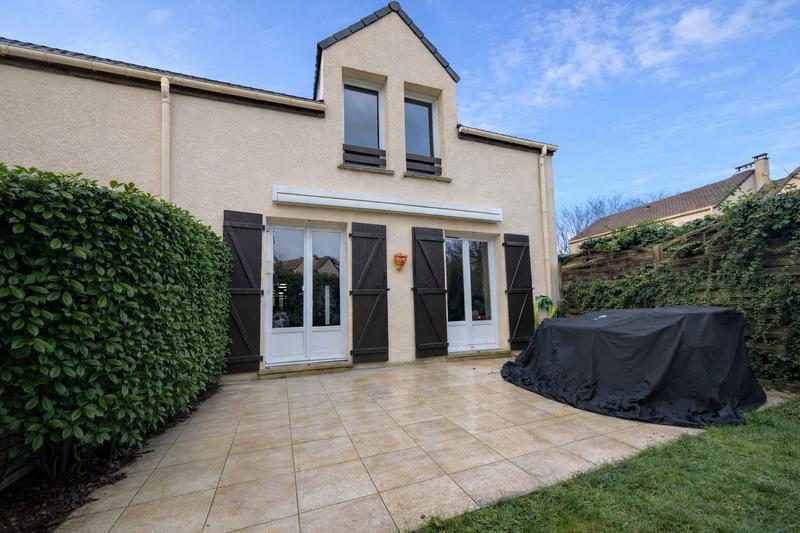 Maison - 95 m² - 5 pièces