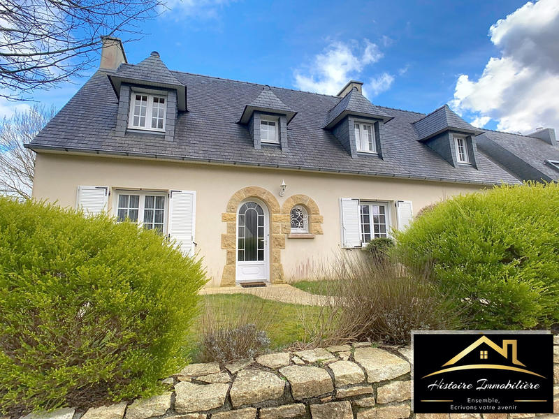 Maison traditionnelle - 125 m² - 8 pièces