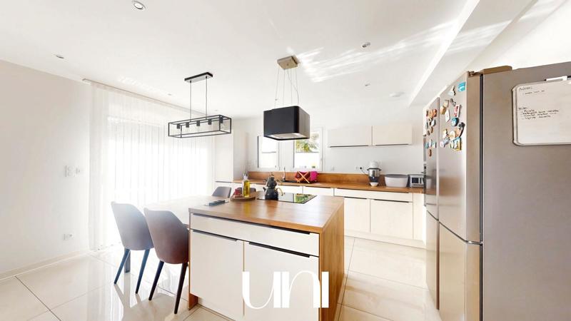 Maison - 200 m² - 7 pièces