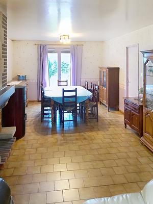 Maison - 90 m² - 5 pièces