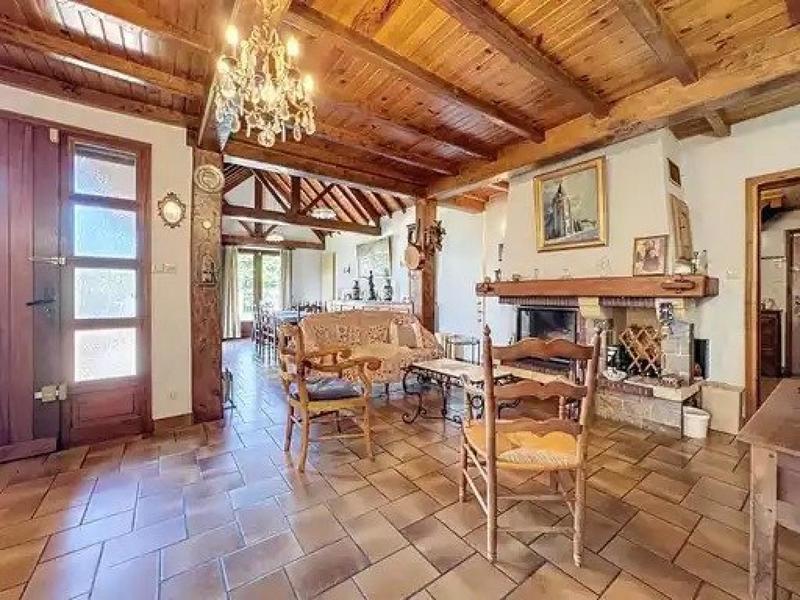 Maison - 228 m² - 7 pièces